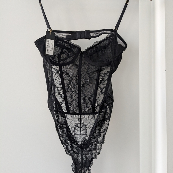 Meshki Daisy Lace Mesh Bodysuit - Picture 5 of 8